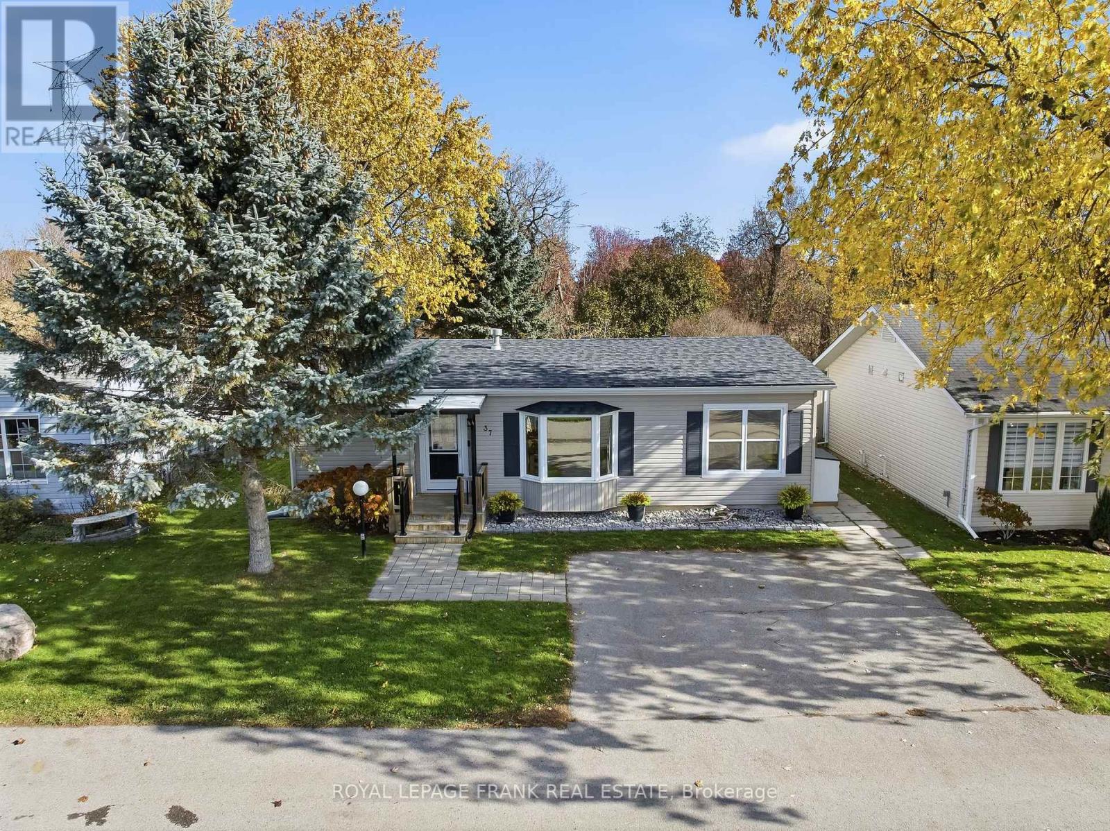 37 FAIRWAY DRIVE, clarington (newcastle), Ontario