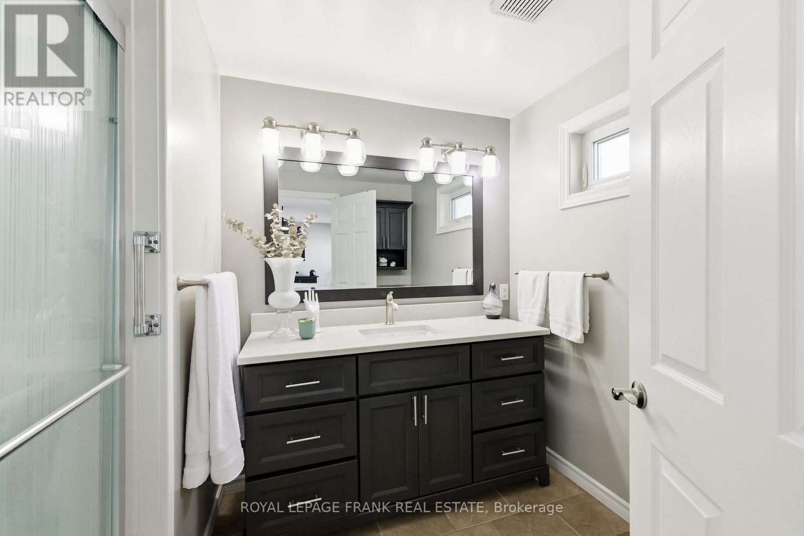 37 Fairway Drive, Clarington (Newcastle), Ontario  L1B 1B4 - Photo 22 - E12521818