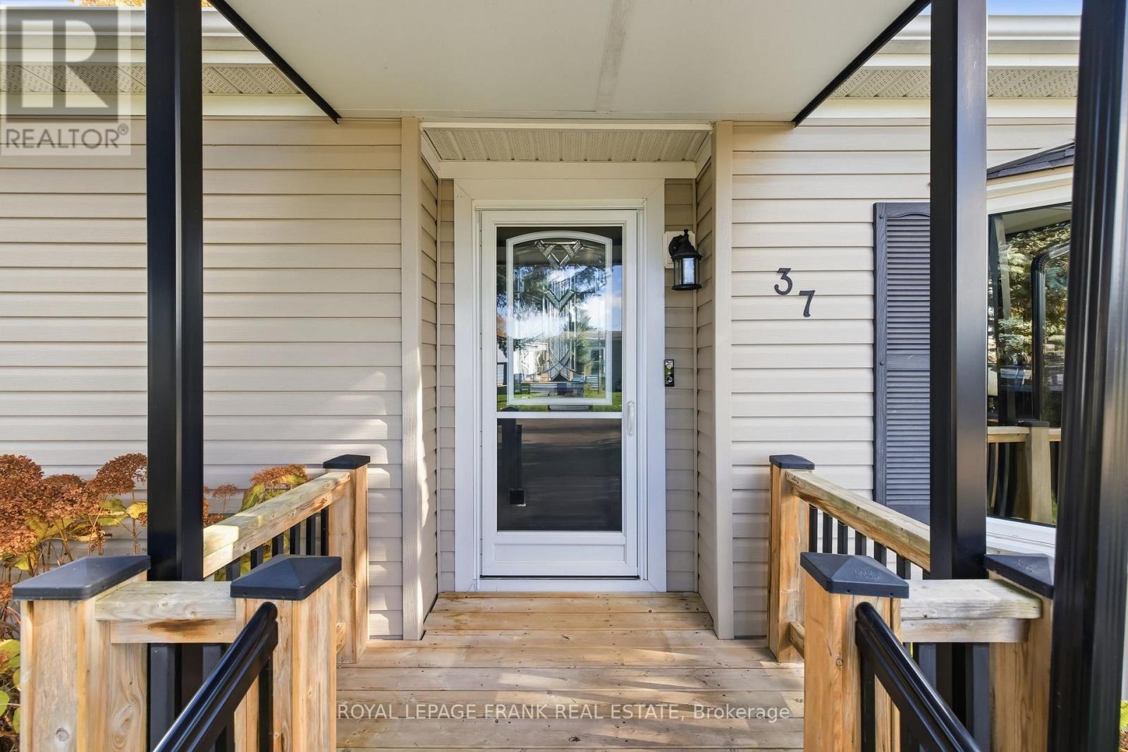 37 Fairway Drive, Clarington (Newcastle), Ontario  L1B 1B4 - Photo 6 - E12521818