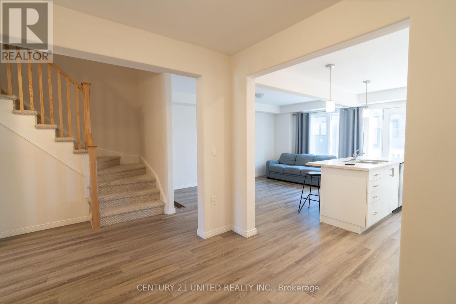 1642 Hetherington Drive, Peterborough (Northcrest Ward 5), Ontario  K9L 1N6 - Photo 4 - X12521992