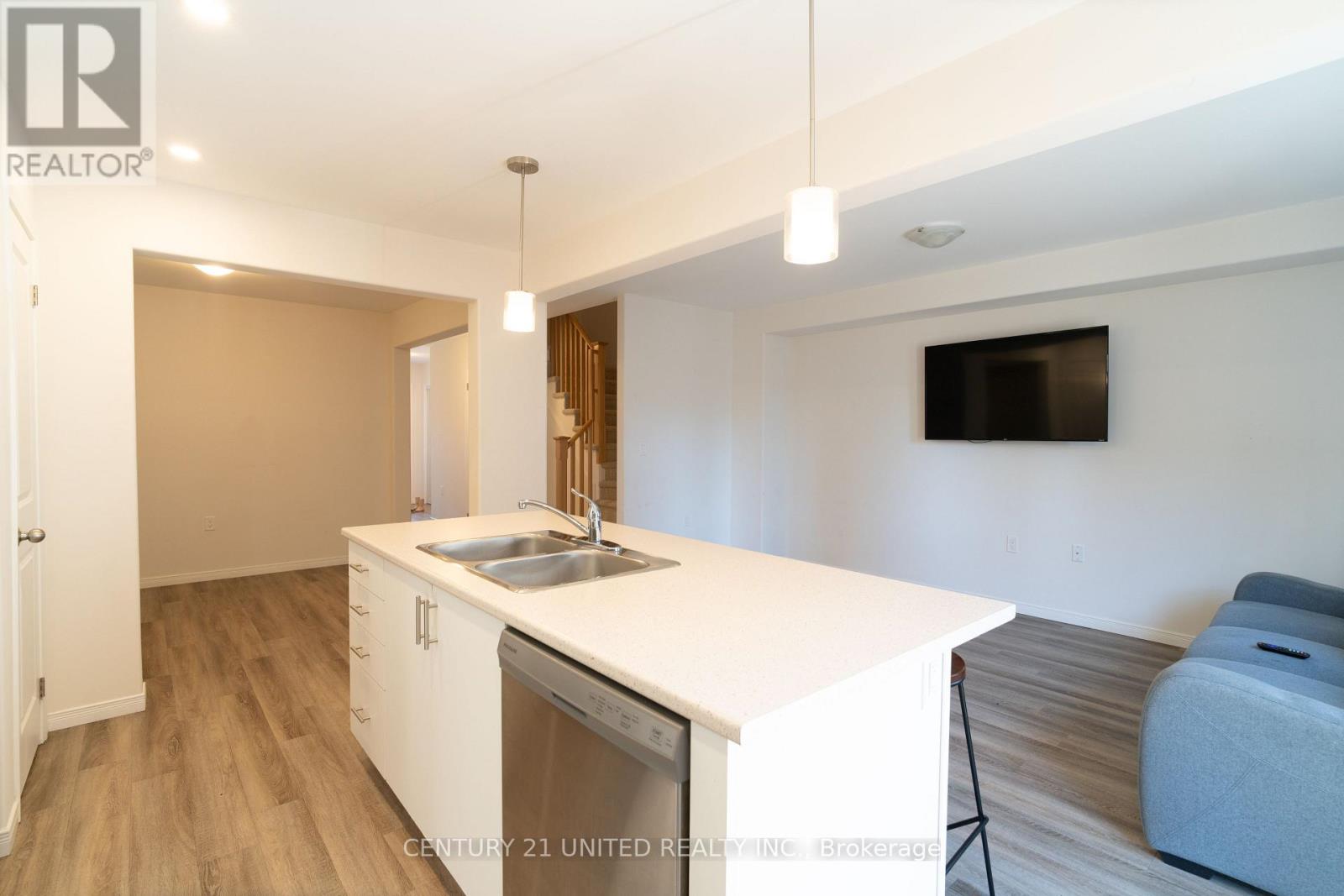 1642 Hetherington Drive, Peterborough (Northcrest Ward 5), Ontario  K9L 1N6 - Photo 7 - X12521992