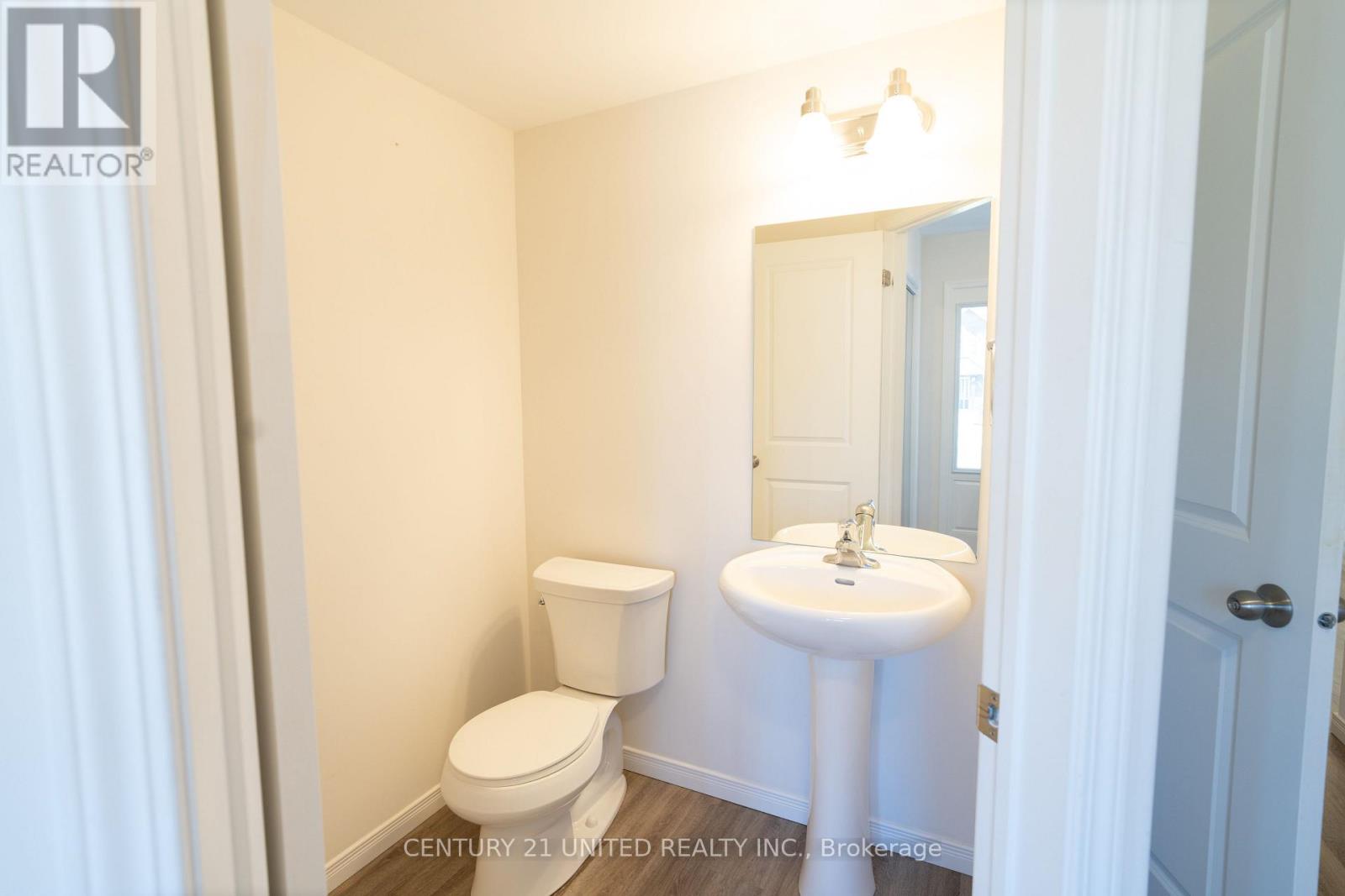 1642 Hetherington Drive, Peterborough (Northcrest Ward 5), Ontario  K9L 1N6 - Photo 9 - X12521992