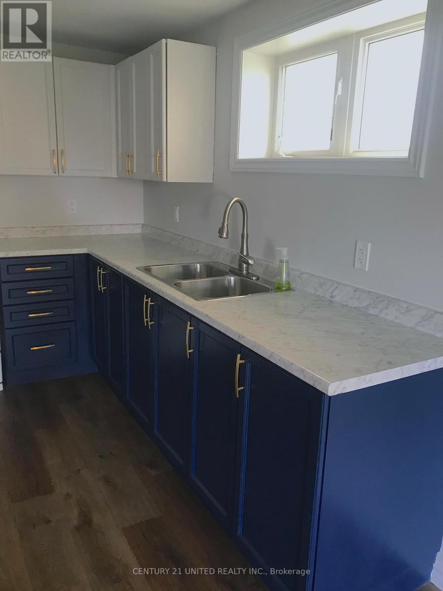 302 Blacksmith Way, Peterborough (Northcrest Ward 5), Ontario  K9L 0B5 - Photo 3 - X12522022