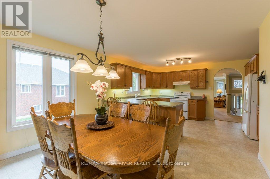 315 Woodward Avenue, Selwyn, Ontario  K9L 1K2 - Photo 22 - X12522606