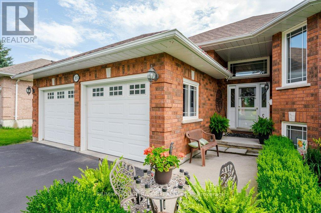 315 Woodward Avenue, Selwyn, Ontario  K9L 1K2 - Photo 3 - X12522606