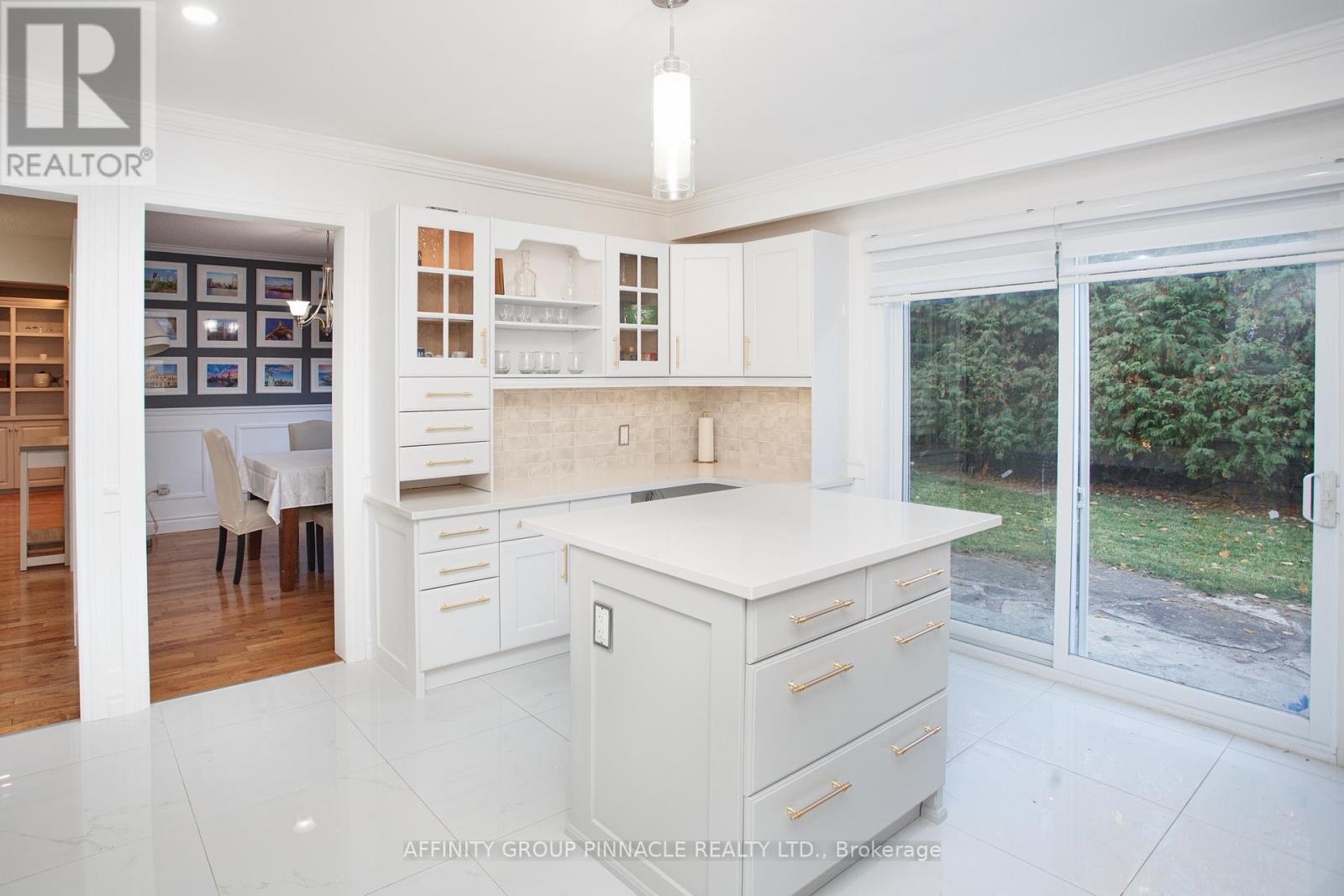 37 Parkway Avenue, Kawartha Lakes (Lindsay), Ontario  K9V 5J7 - Photo 16 - X12523914