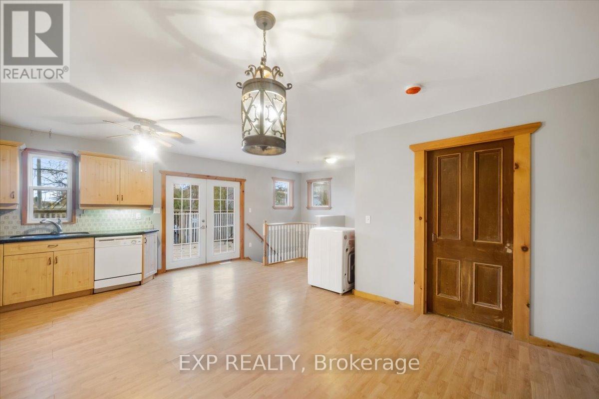 611 Romaine Street N, Peterborough (Otonabee Ward 1), Ontario  K9J 2E5 - Photo 12 - X12525062