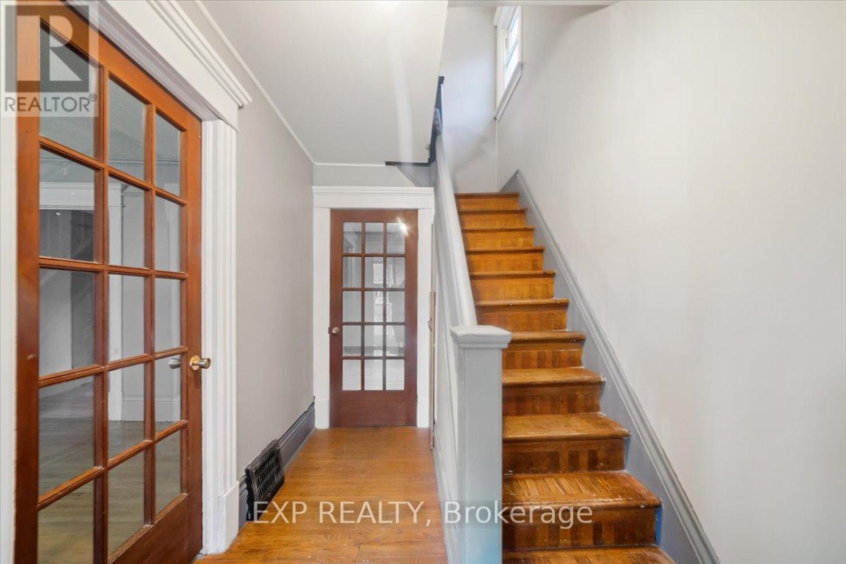 611 Romaine Street N, Peterborough (Otonabee Ward 1), Ontario  K9J 2E5 - Photo 22 - X12525062