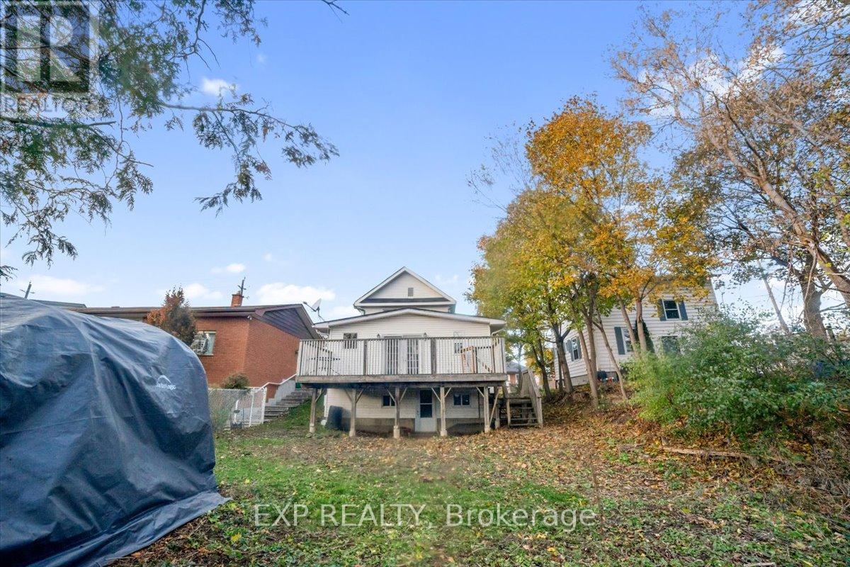 611 Romaine Street N, Peterborough (Otonabee Ward 1), Ontario  K9J 2E5 - Photo 3 - X12525062