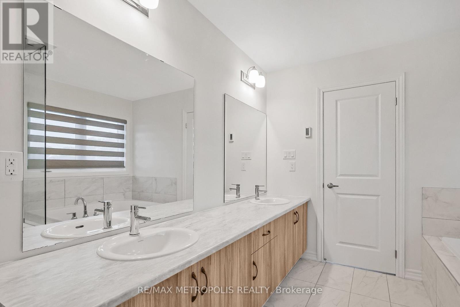 35 - 108 Golden Meadows Drive, Otonabee-South Monaghan, Ontario  K9J 0K8 - Photo 22 - X12526780