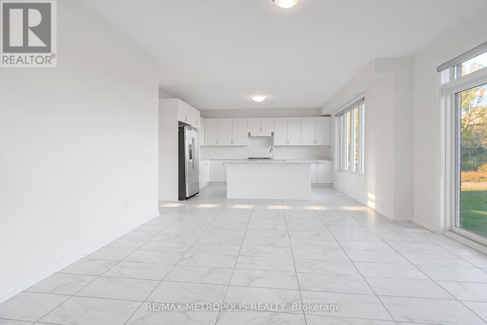 35 - 108 Golden Meadows Drive, Otonabee-South Monaghan, Ontario  K9J 0K8 - Photo 5 - X12526780