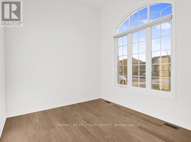 35 - 108 Golden Meadows Drive, Otonabee-South Monaghan, Ontario  K9J 0K8 - Photo 9 - X12526780