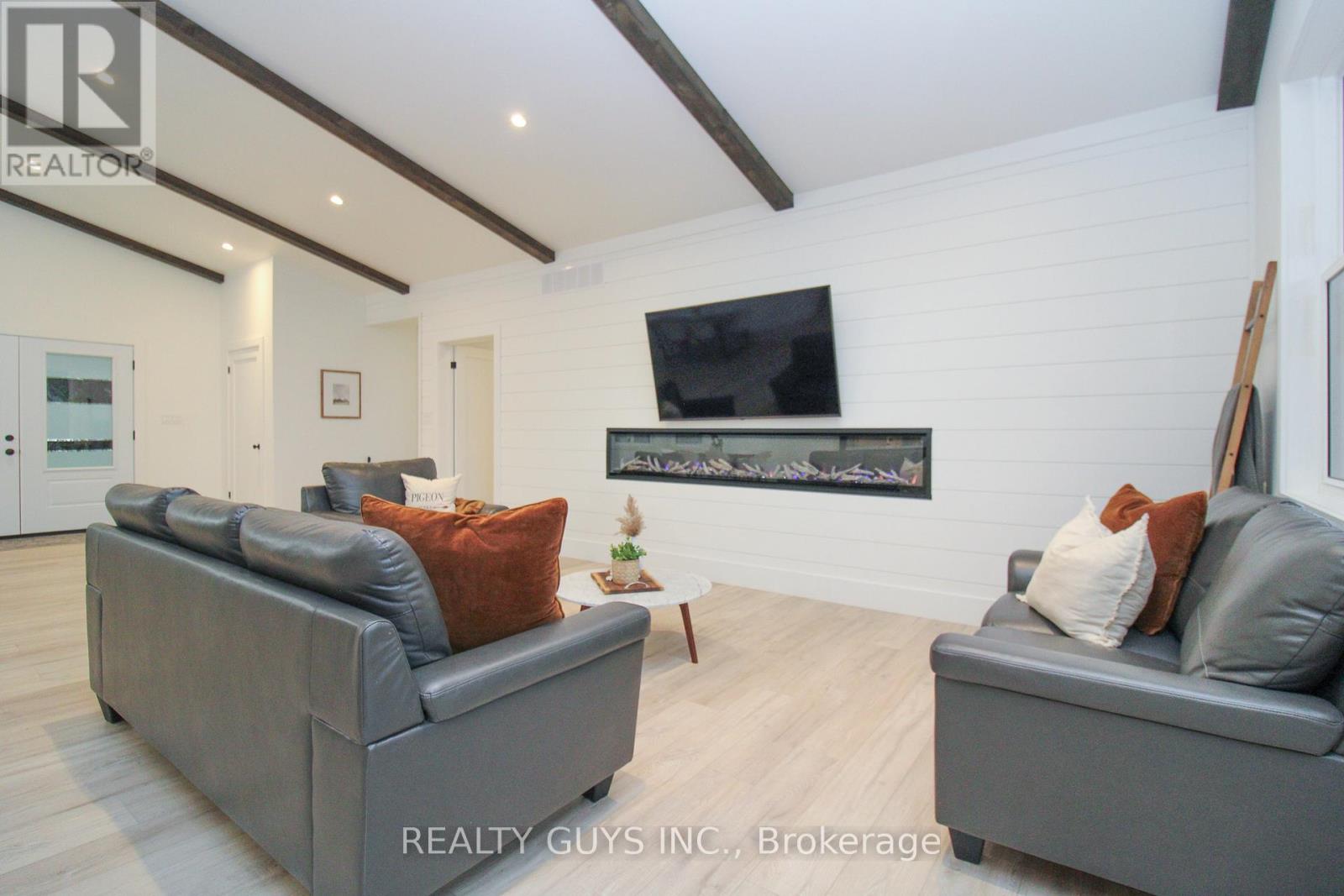 2 Ivy Street, Kawartha Lakes (Omemee), Ontario  K0L 2W0 - Photo 8 - X12527440