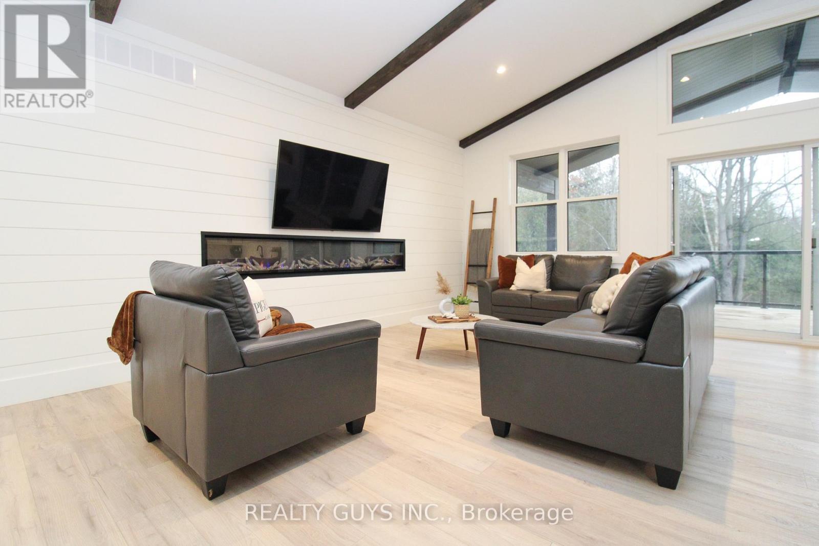 2 Ivy Street, Kawartha Lakes (Omemee), Ontario  K0L 2W0 - Photo 9 - X12527440