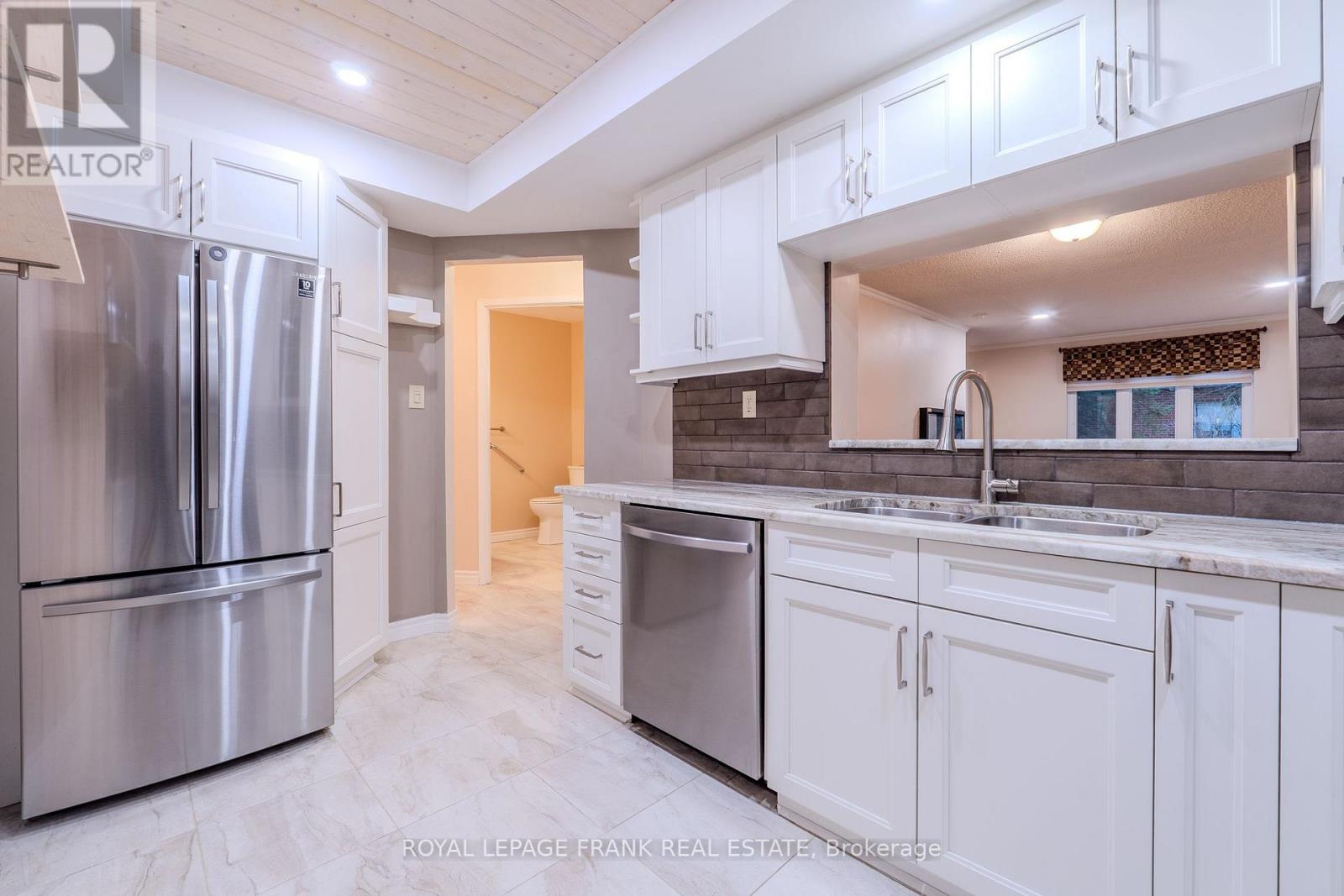 112 - 2 Heritage Way, Kawartha Lakes (Lindsay), Ontario  K9V 5P5 - Photo 10 - X12527492