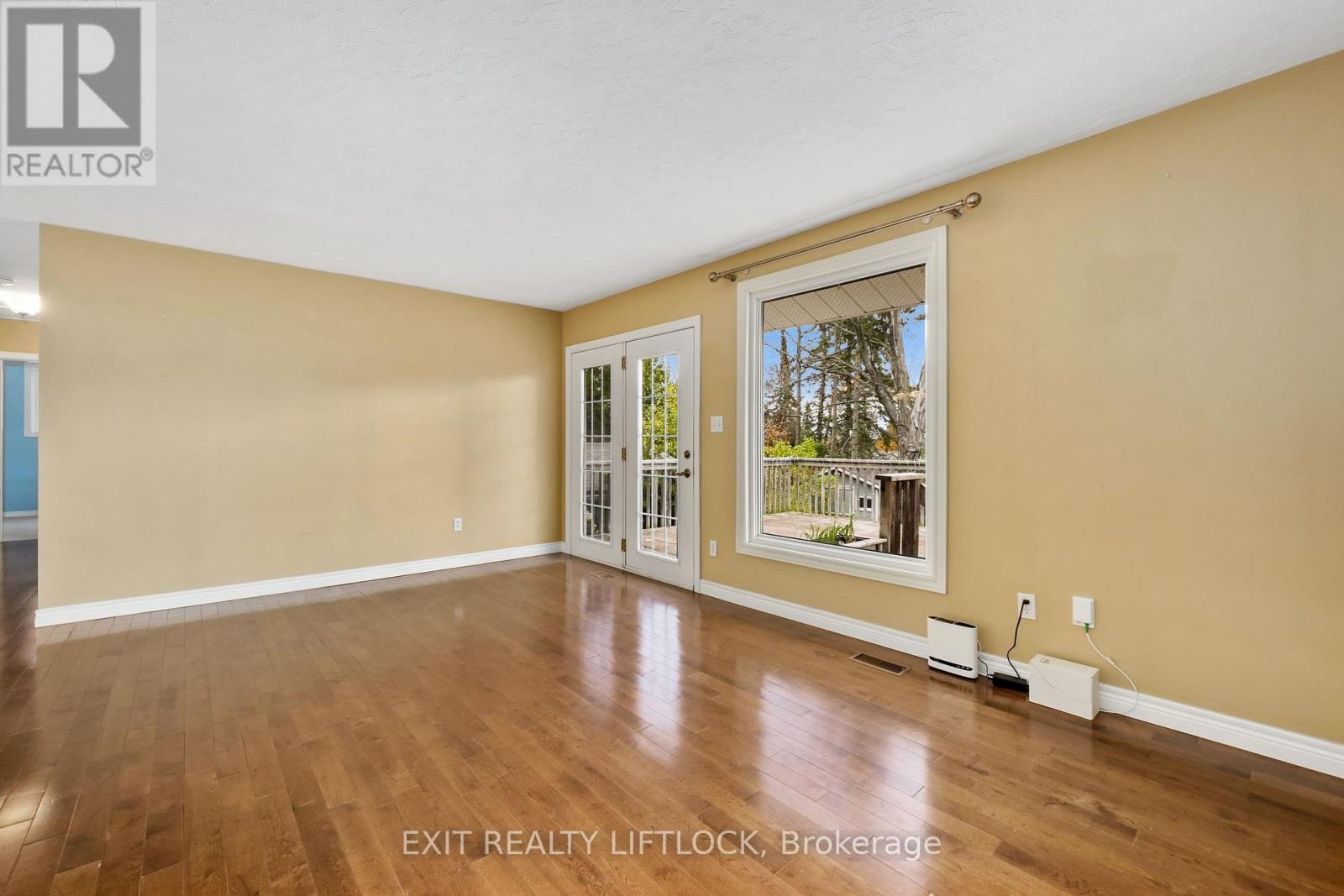 1252 Royal Drive, Peterborough (Northcrest Ward 5), Ontario  K9H 6R5 - Photo 10 - X12527598