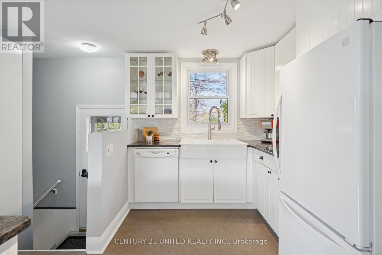 821 Schneider Place, Peterborough (Northcrest Ward 5), Ontario  K9H 5S6 - Photo 10 - X12527954