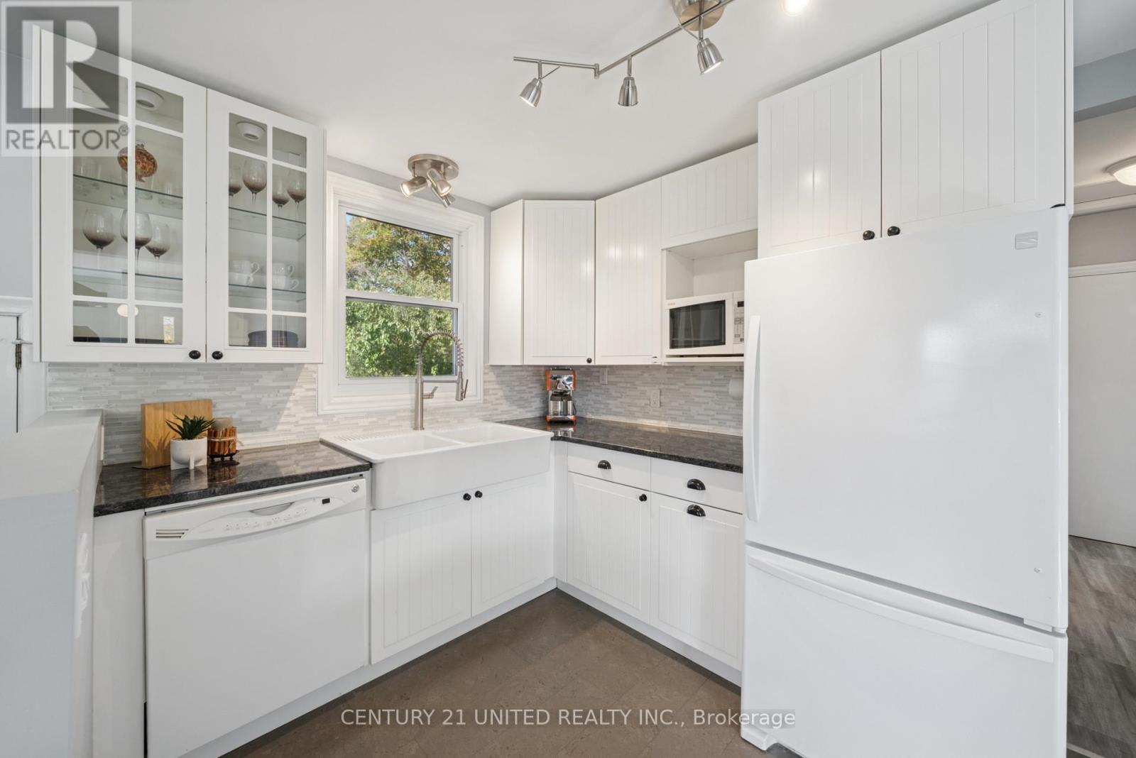 821 Schneider Place, Peterborough (Northcrest Ward 5), Ontario  K9H 5S6 - Photo 11 - X12527954