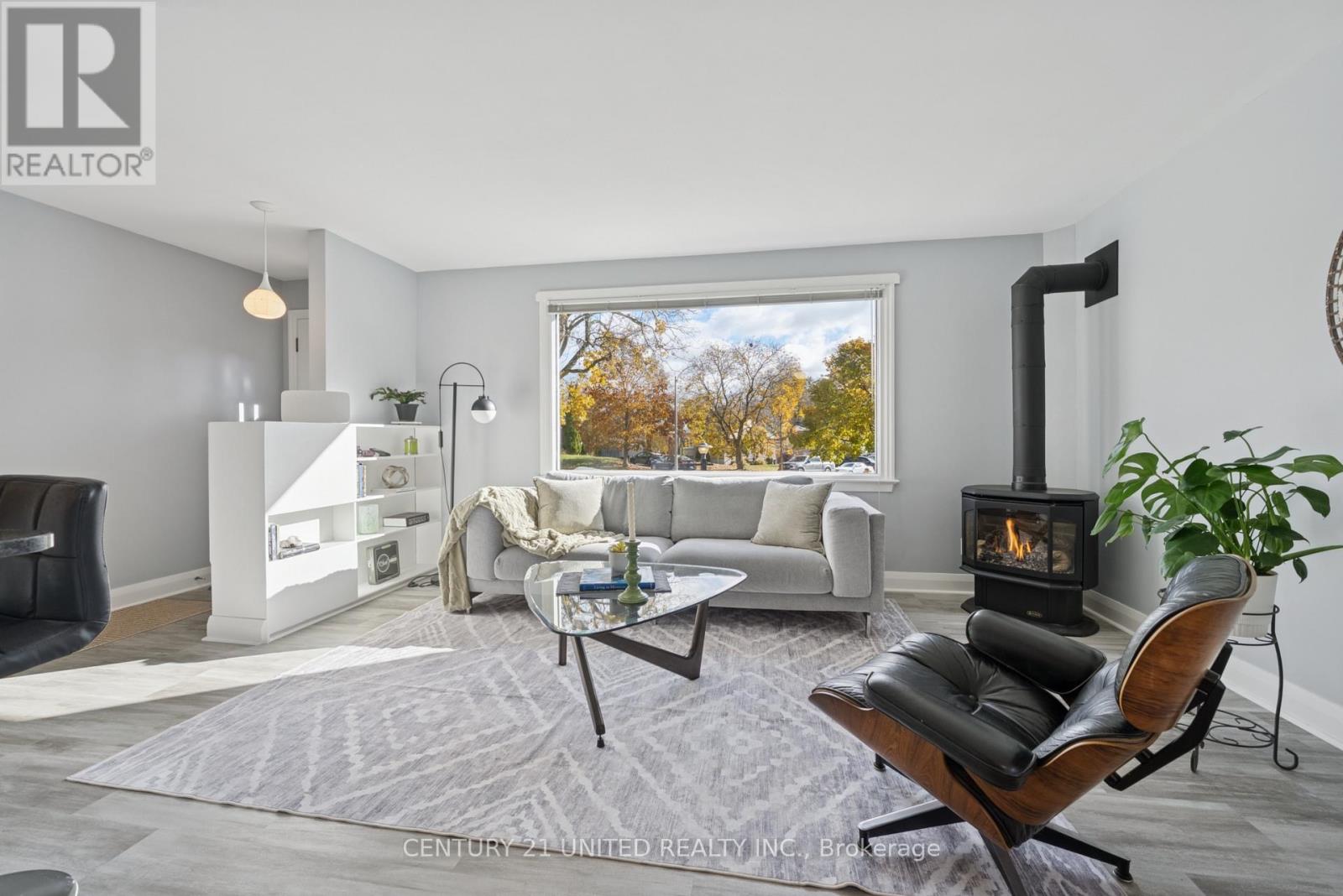 821 Schneider Place, Peterborough (Northcrest Ward 5), Ontario  K9H 5S6 - Photo 6 - X12527954