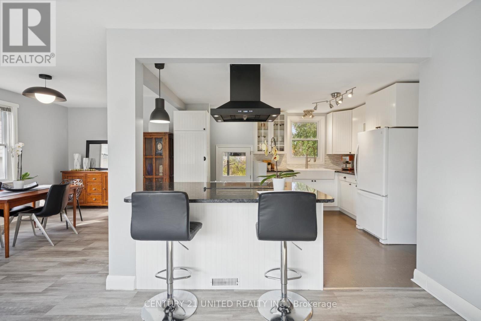 821 Schneider Place, Peterborough (Northcrest Ward 5), Ontario  K9H 5S6 - Photo 9 - X12527954