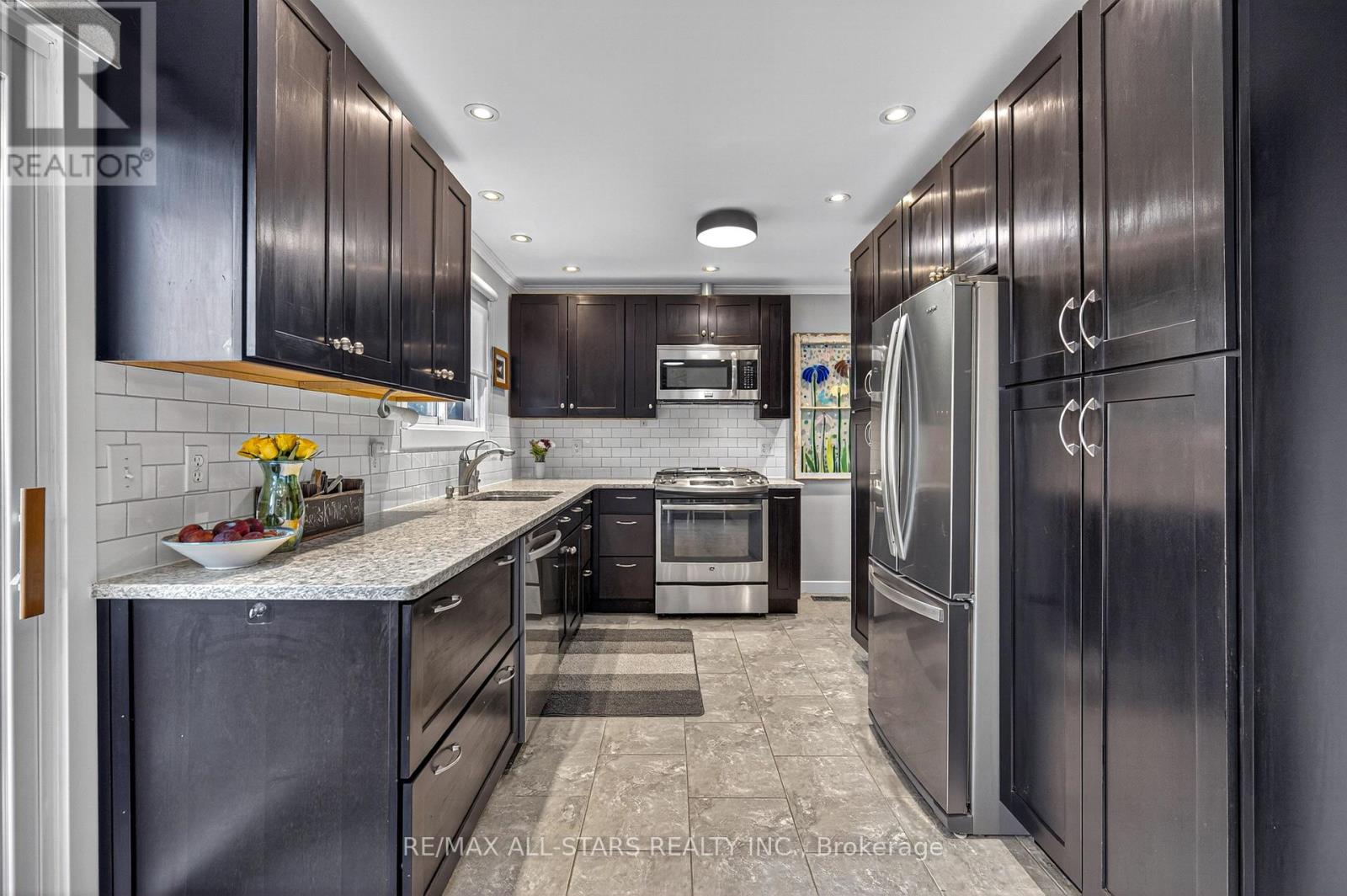 1565 Cherryhill Road, Peterborough (Monaghan Ward 2), Ontario  K9K 1A7 - Photo 8 - X12528604