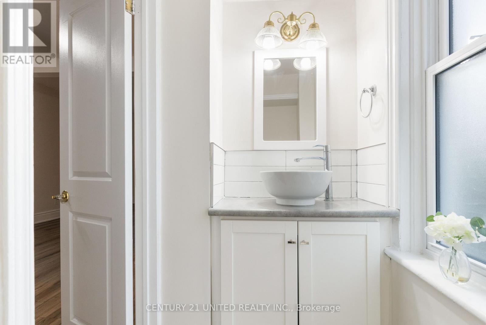 26 Park Street N, Peterborough (Town Ward 3), Ontario  K9J 3V4 - Photo 11 - X12529562