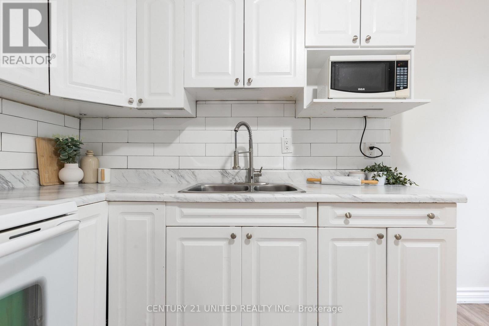 26 Park Street N, Peterborough (Town Ward 3), Ontario  K9J 3V4 - Photo 14 - X12529562