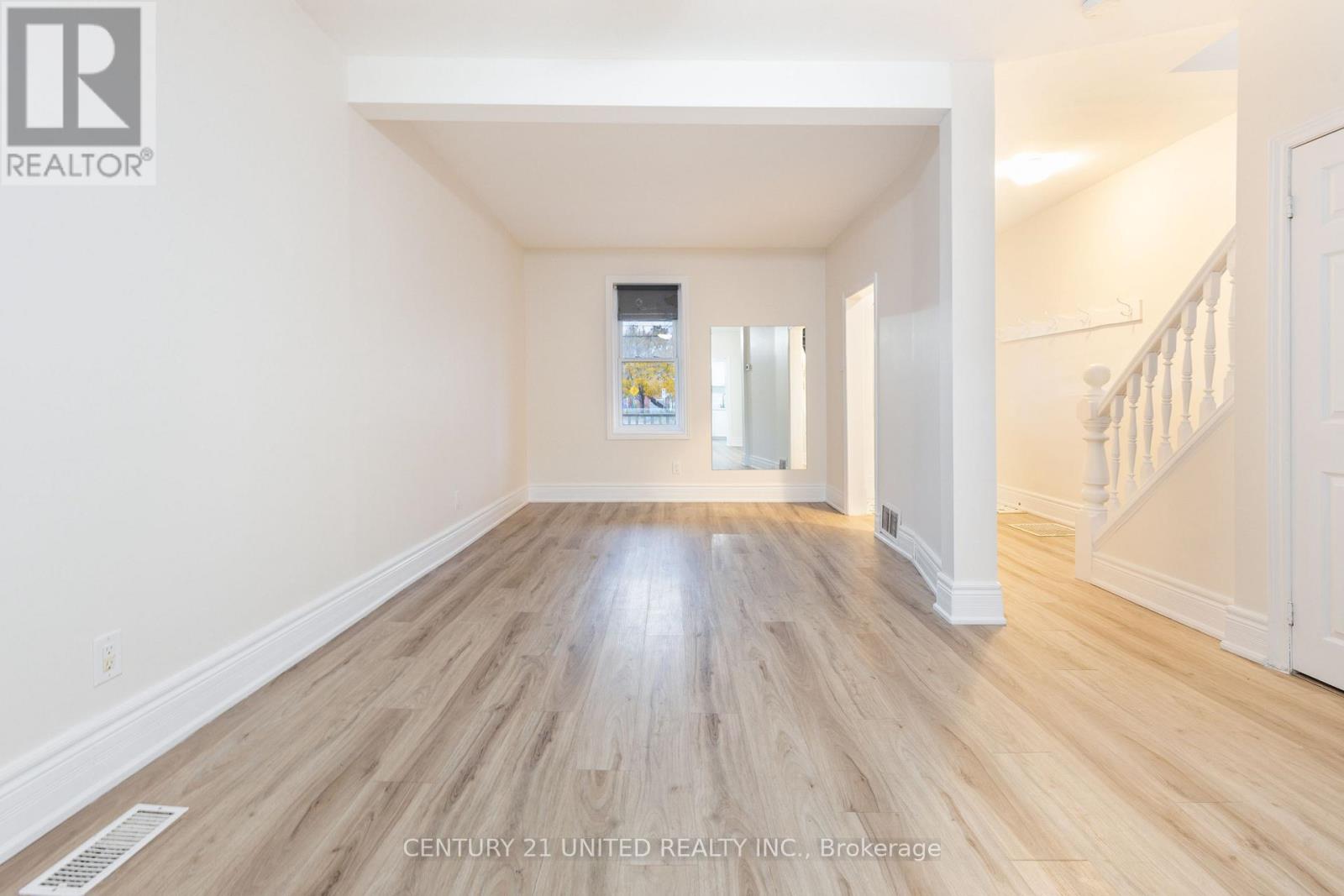 26 Park Street N, Peterborough (Town Ward 3), Ontario  K9J 3V4 - Photo 7 - X12529562