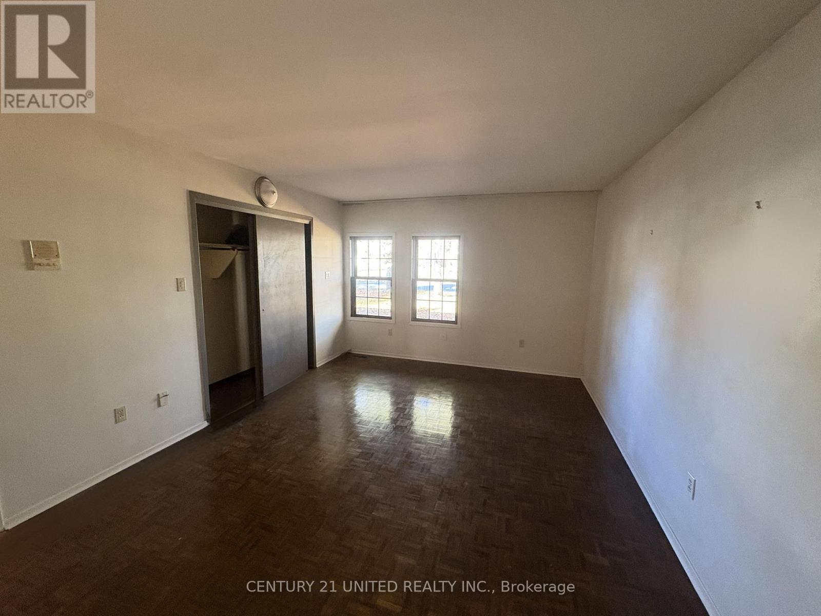 1584 Champlain Drive, Peterborough (Northcrest Ward 5), Ontario  K9L 1N6 - Photo 10 - X12529678