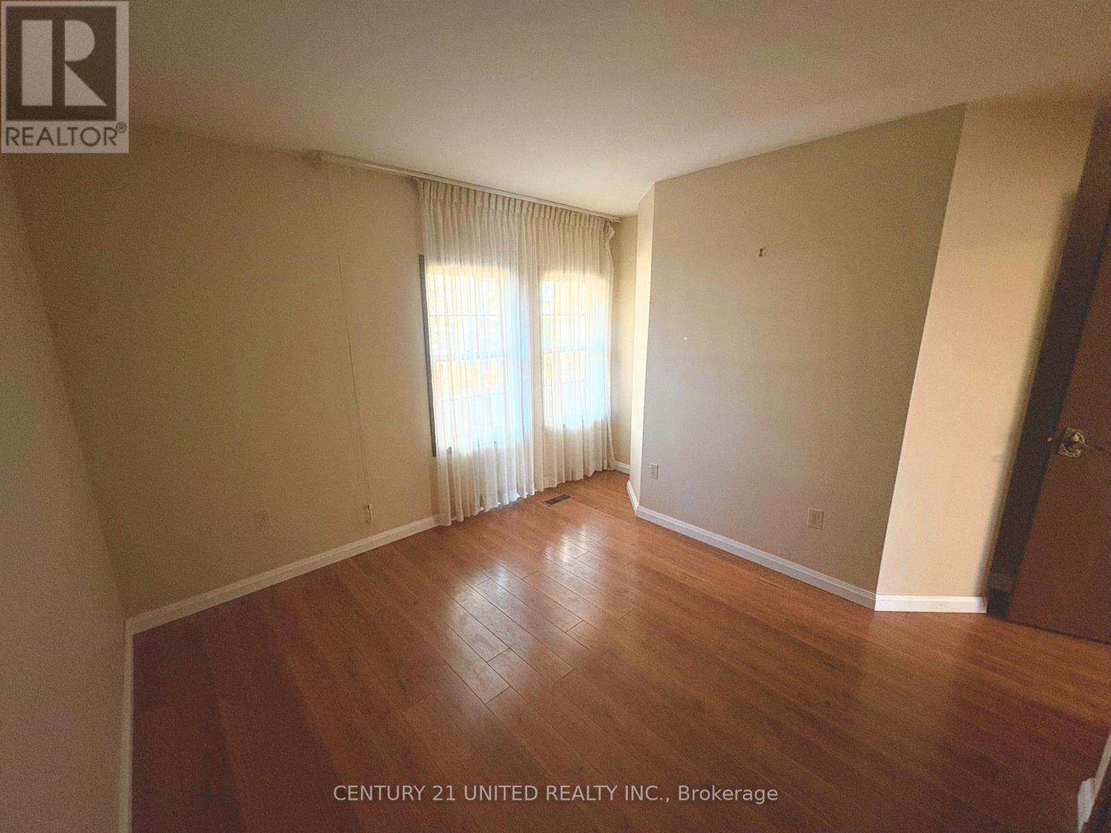 1584 Champlain Drive, Peterborough (Northcrest Ward 5), Ontario  K9L 1N6 - Photo 11 - X12529678