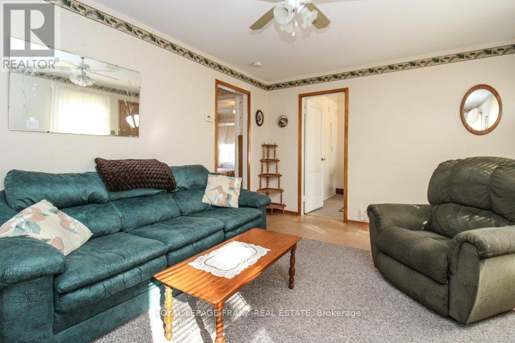 512 Glengarry Avenue, Peterborough (Northcrest Ward 5), Ontario  K9H 4Y4 - Photo 11 - X12529792