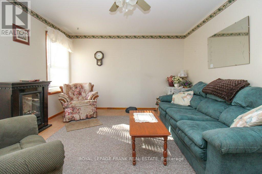 512 Glengarry Avenue, Peterborough (Northcrest Ward 5), Ontario  K9H 4Y4 - Photo 12 - X12529792