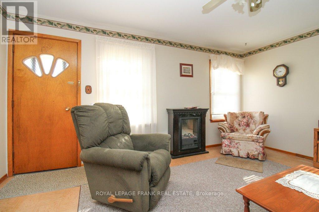 512 Glengarry Avenue, Peterborough (Northcrest Ward 5), Ontario  K9H 4Y4 - Photo 13 - X12529792