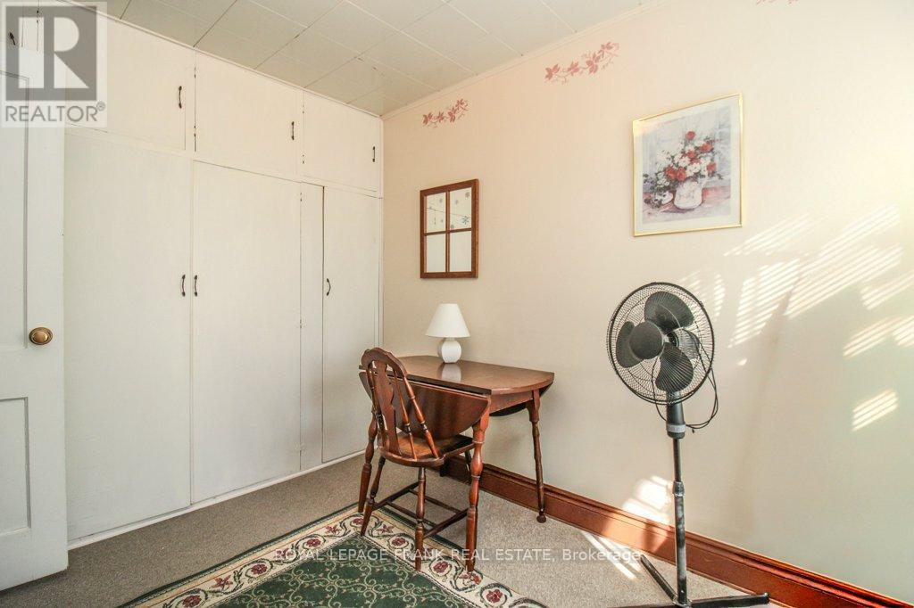 512 Glengarry Avenue, Peterborough (Northcrest Ward 5), Ontario  K9H 4Y4 - Photo 14 - X12529792