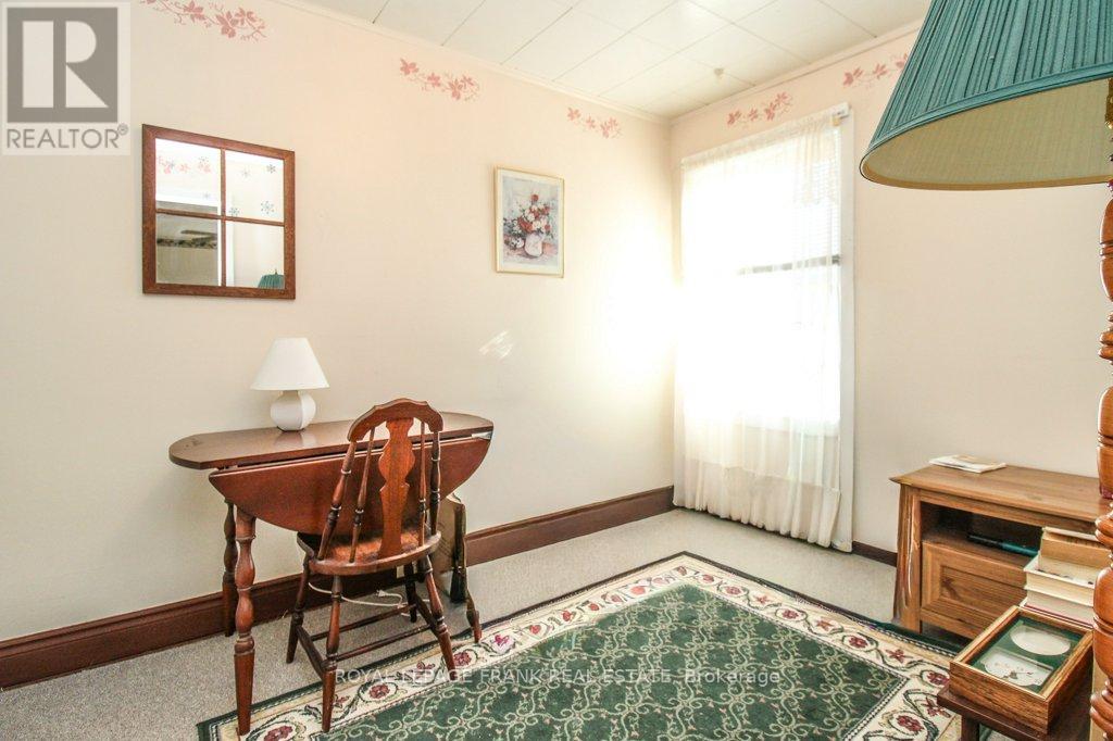 512 Glengarry Avenue, Peterborough (Northcrest Ward 5), Ontario  K9H 4Y4 - Photo 15 - X12529792