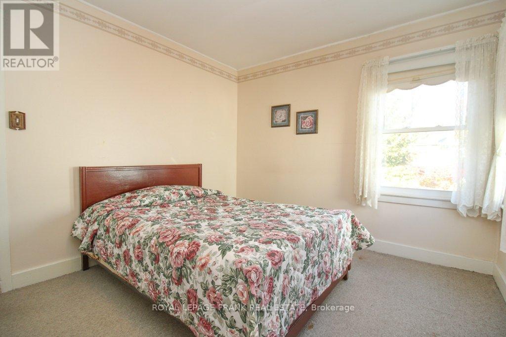 512 Glengarry Avenue, Peterborough (Northcrest Ward 5), Ontario  K9H 4Y4 - Photo 20 - X12529792