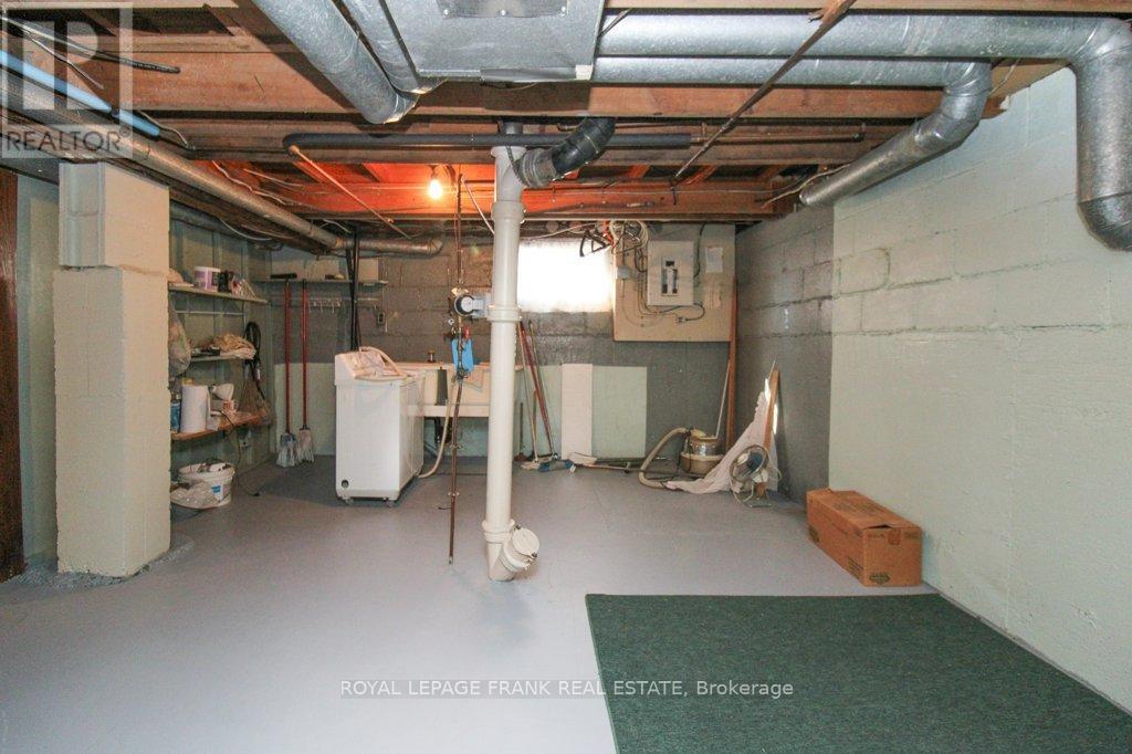 512 Glengarry Avenue, Peterborough (Northcrest Ward 5), Ontario  K9H 4Y4 - Photo 26 - X12529792