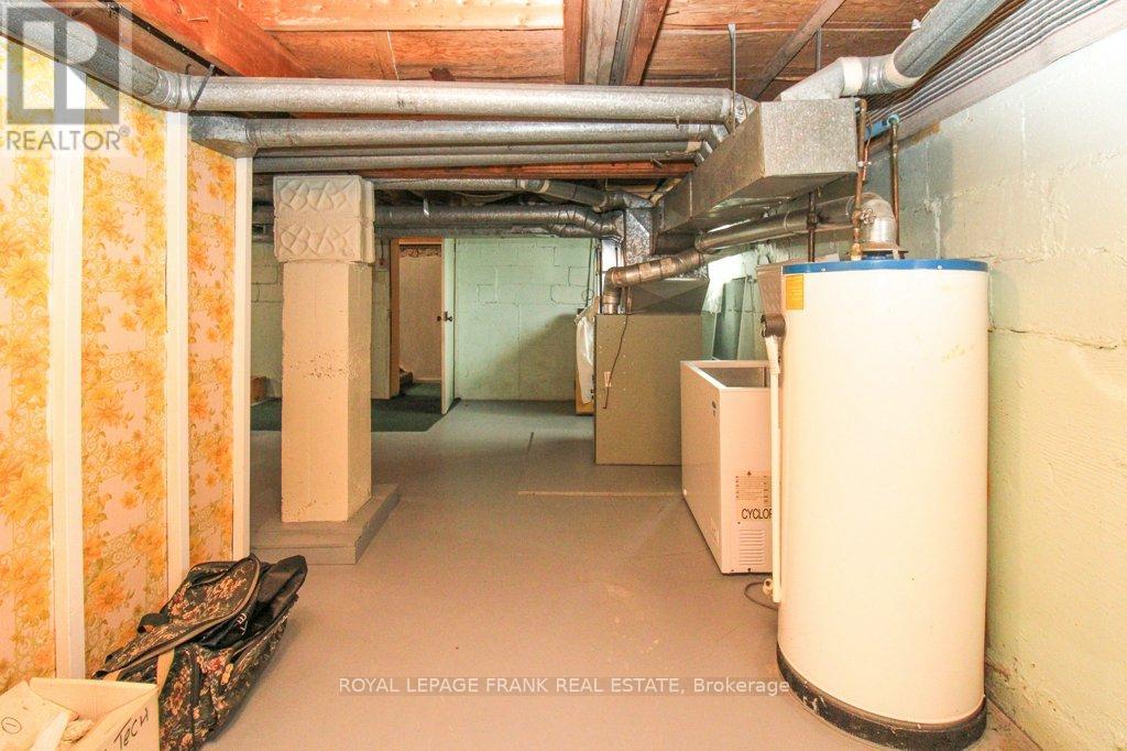 512 Glengarry Avenue, Peterborough (Northcrest Ward 5), Ontario  K9H 4Y4 - Photo 29 - X12529792