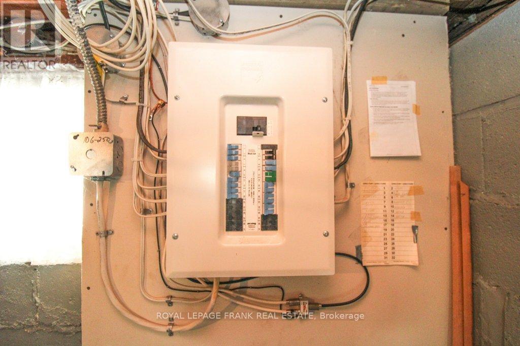 512 Glengarry Avenue, Peterborough (Northcrest Ward 5), Ontario  K9H 4Y4 - Photo 30 - X12529792