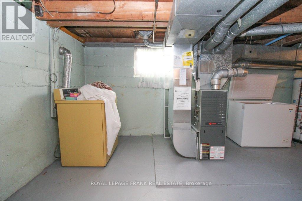 512 Glengarry Avenue, Peterborough (Northcrest Ward 5), Ontario  K9H 4Y4 - Photo 31 - X12529792