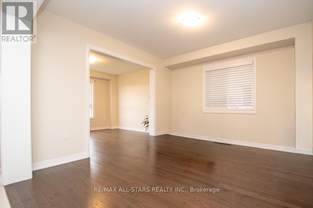 44 Carew Boulevard, Kawartha Lakes (Lindsay), Ontario  K9V 4R1 - Photo 15 - X12529870