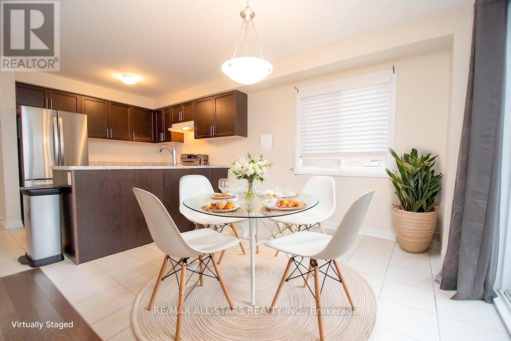 44 Carew Boulevard, Kawartha Lakes (Lindsay), Ontario  K9V 4R1 - Photo 16 - X12529870