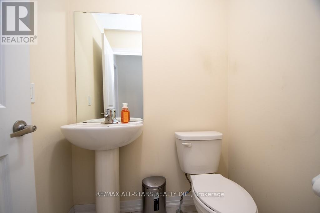 44 Carew Boulevard, Kawartha Lakes (Lindsay), Ontario  K9V 4R1 - Photo 19 - X12529870