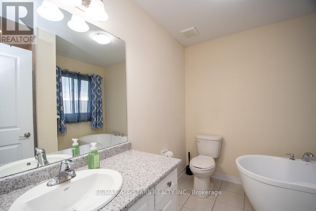 44 Carew Boulevard, Kawartha Lakes (Lindsay), Ontario  K9V 4R1 - Photo 24 - X12529870