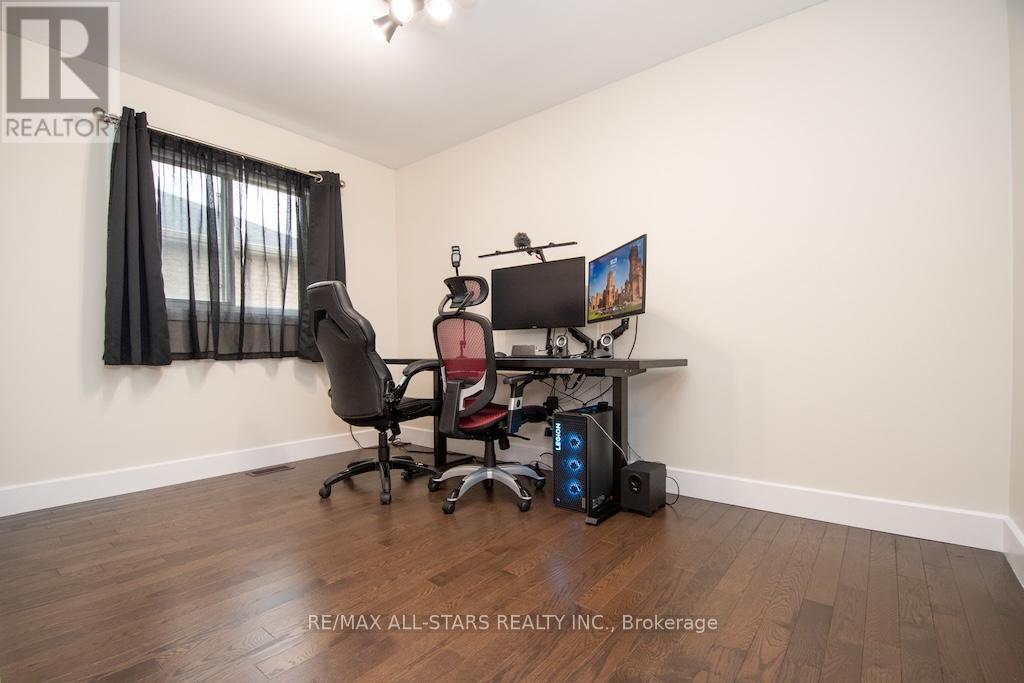 44 Carew Boulevard, Kawartha Lakes (Lindsay), Ontario  K9V 4R1 - Photo 27 - X12529870