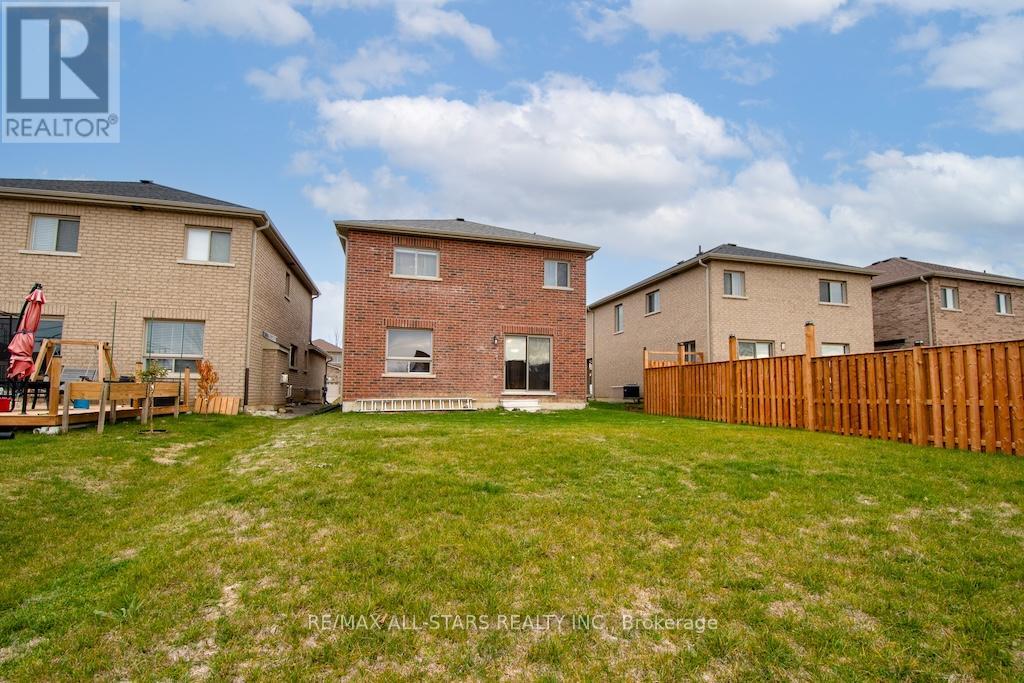 44 Carew Boulevard, Kawartha Lakes (Lindsay), Ontario  K9V 4R1 - Photo 32 - X12529870