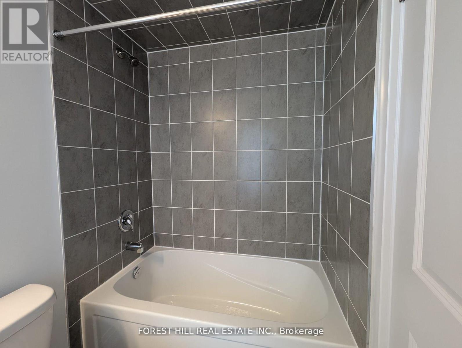 146 St Joseph Road, Kawartha Lakes (Lindsay), Ontario  K9V 0R8 - Photo 37 - X12531054