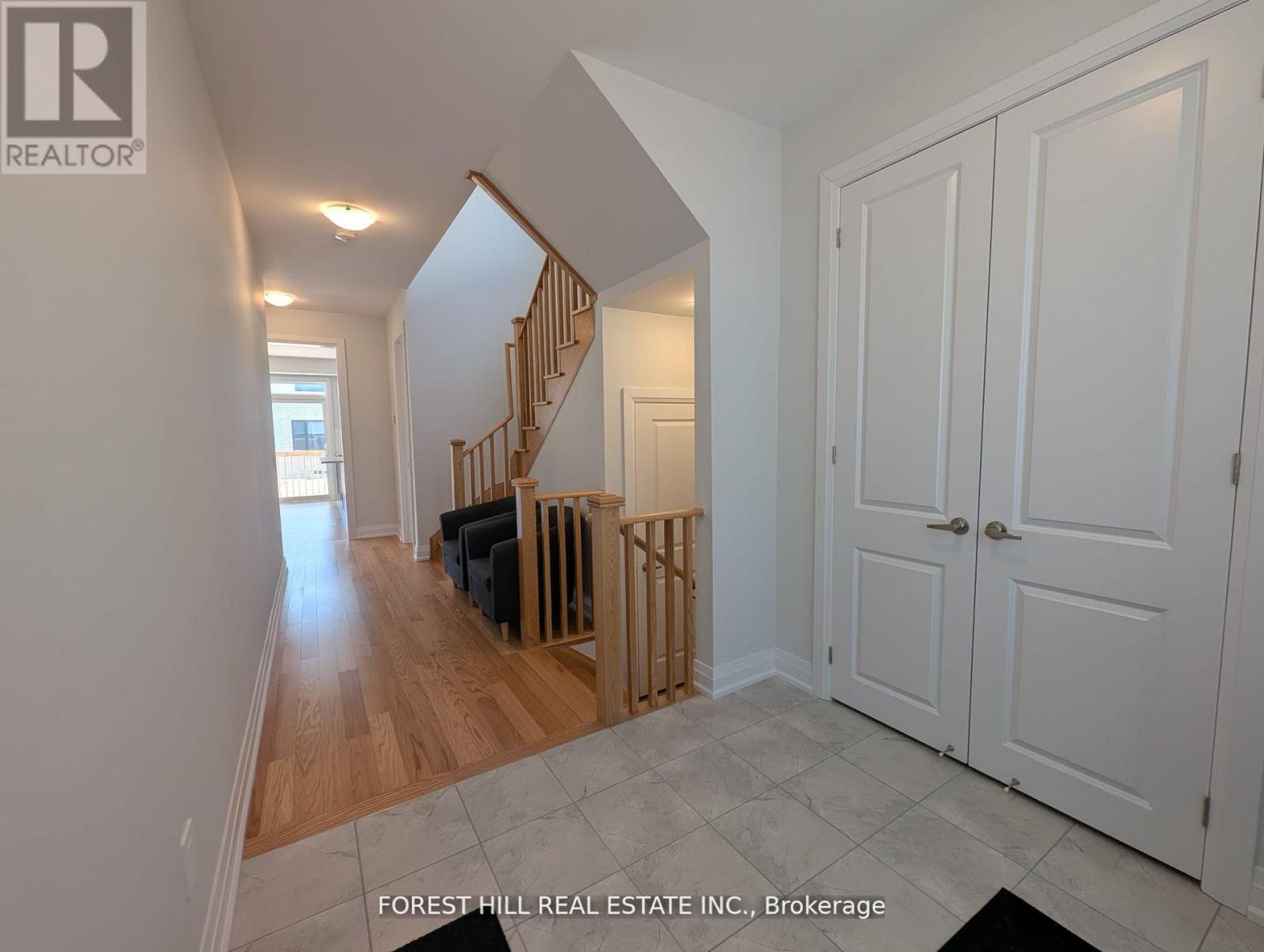 146 St Joseph Road, Kawartha Lakes (Lindsay), Ontario  K9V 0R8 - Photo 7 - X12531054