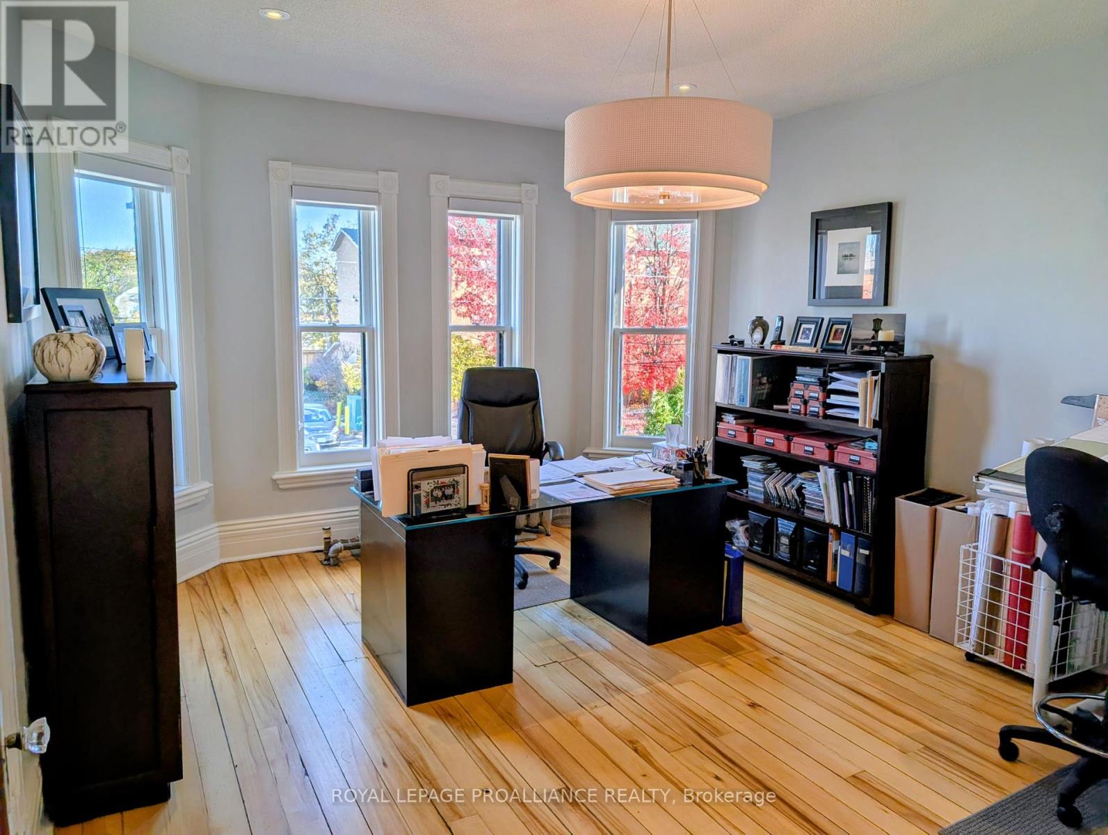 273 Rubidge Street, Peterborough (Town Ward 3), Ontario  K9J 3P1 - Photo 7 - X12531680