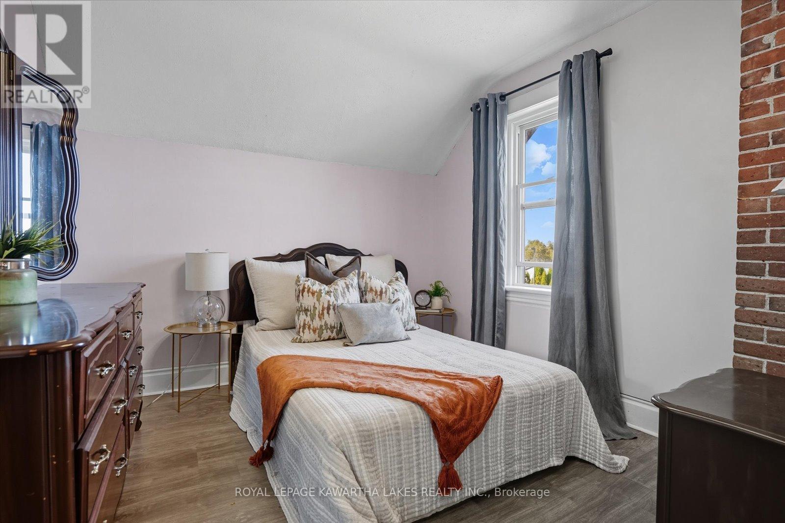 18 Mary Street W, Kawartha Lakes (Lindsay), Ontario  K9V 2N4 - Photo 19 - X12531882